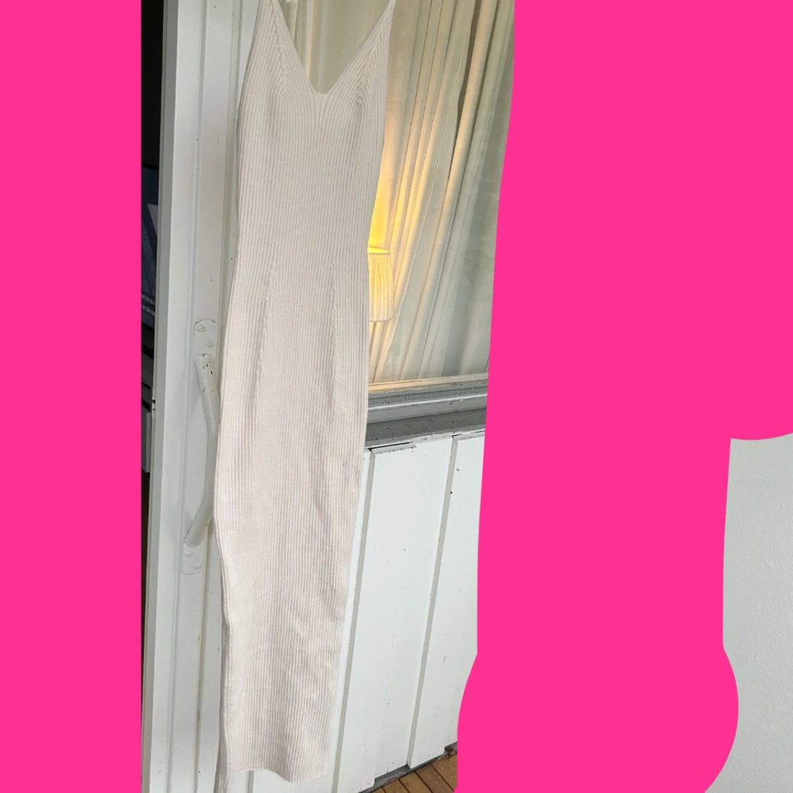 Beige ribbad långklänning - 1