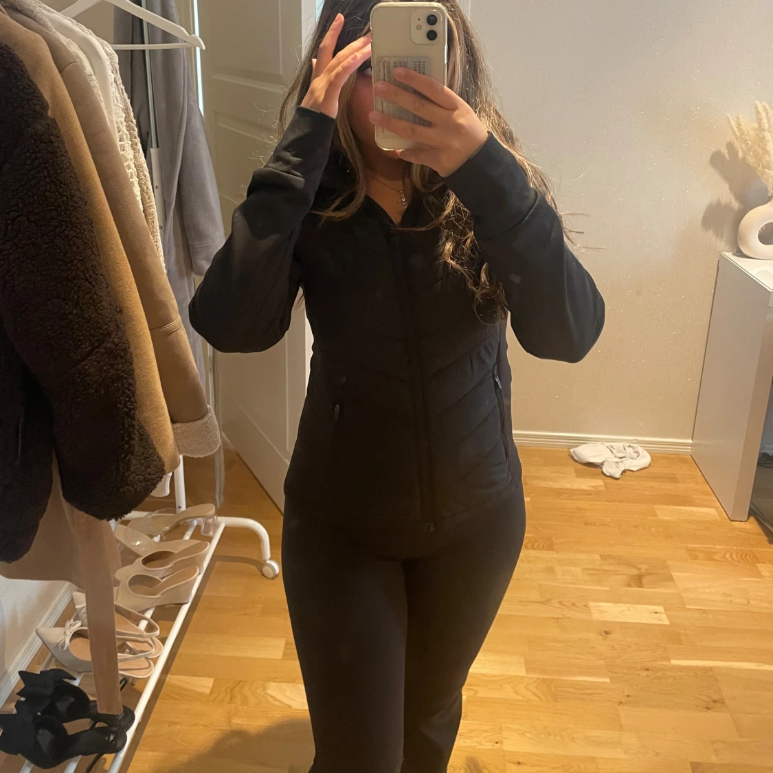 Svart quiltad vindjacka från Move/ H&M