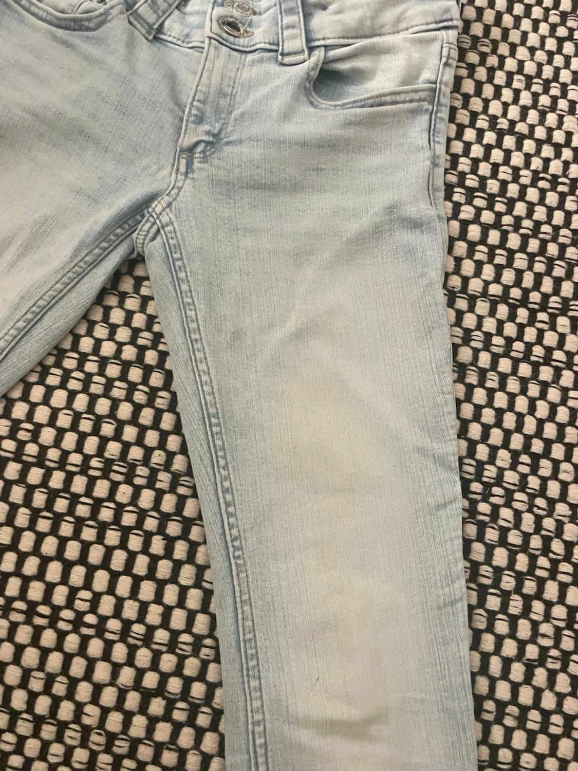 Bootcut, lowais ljusblå jeans från H&M - 2
