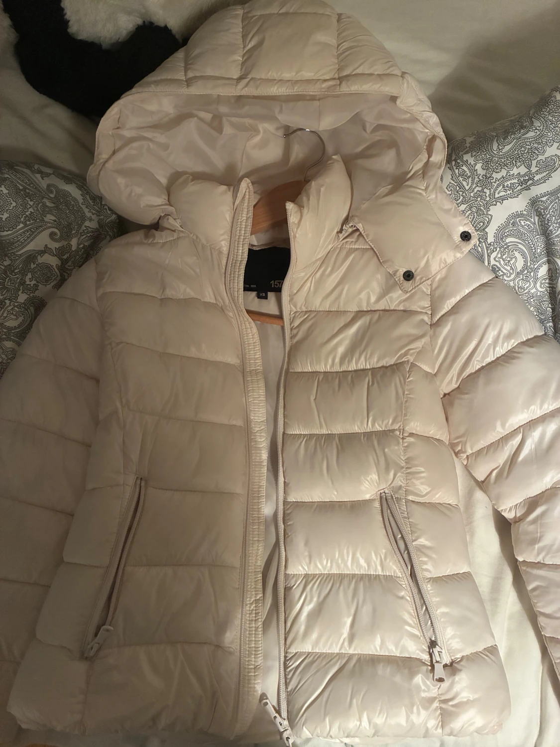 Vit pufferjacka från lager 157