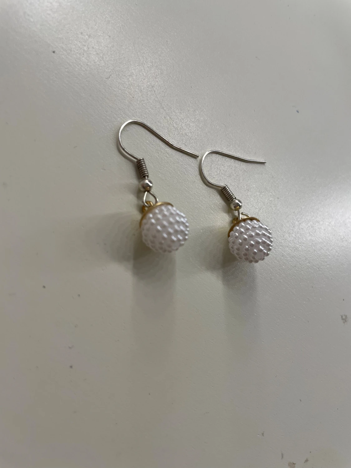 Örhängen vit kula - 1