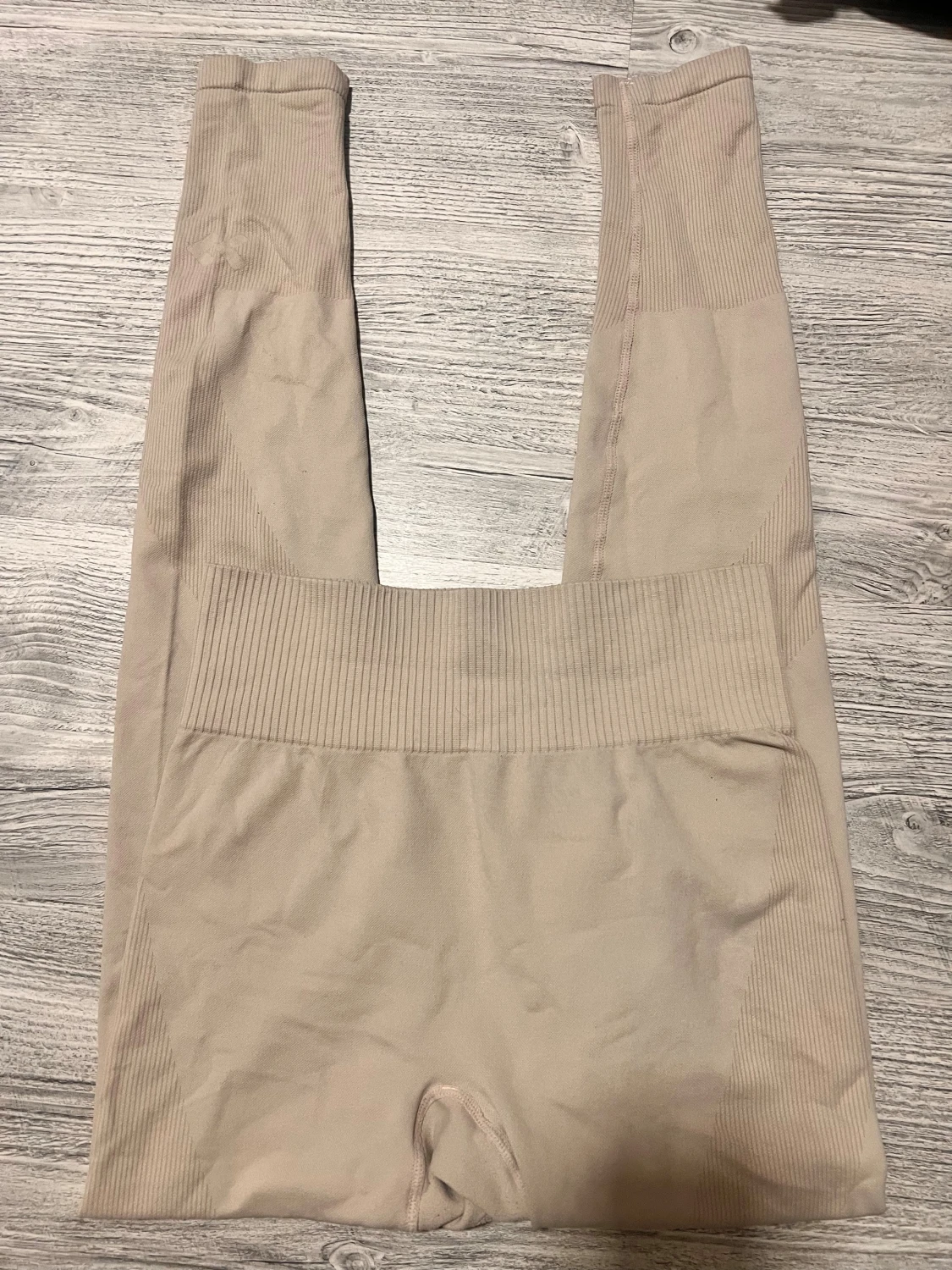 Beige ribbade leggings