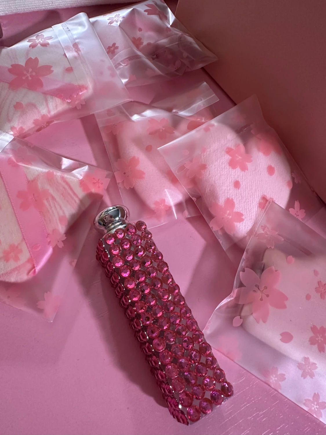 Essence sminkset med rosa gift box free name  - 2