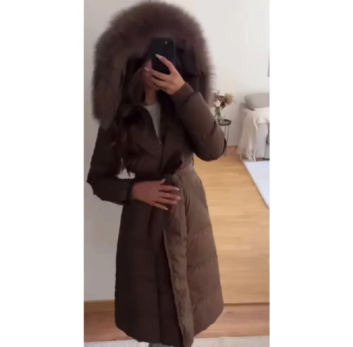 Brun lång jacka med pälsluva - 1