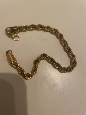 Cordell guld armband - Cordell armband guld. 
