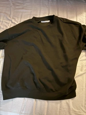 Tröja  - Svart tröja från lager 157. Tröjan är i storlek S. Fint skick 