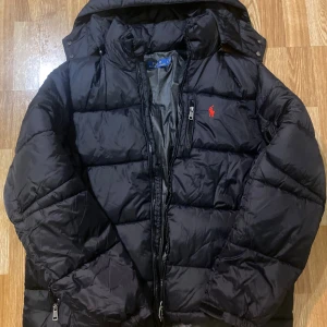 Svart pufferjacka Polo Ralph Lauren - Helt ny polo jacka storlek M blev för stor