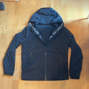 Moncler Windbreaker/Vindjacka - Inga skador, pris kan diskuteras.