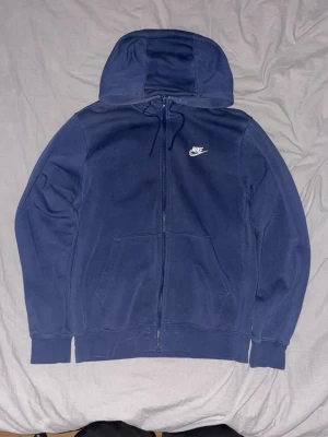 Nike kofta storlek S  - Väldigt fin och bra skick! 