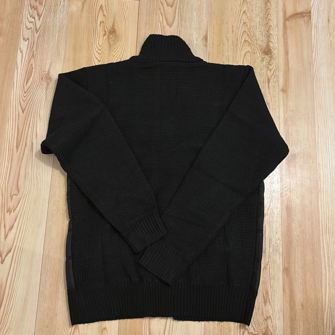 Svart quiltad jacka med dragkedja - 1