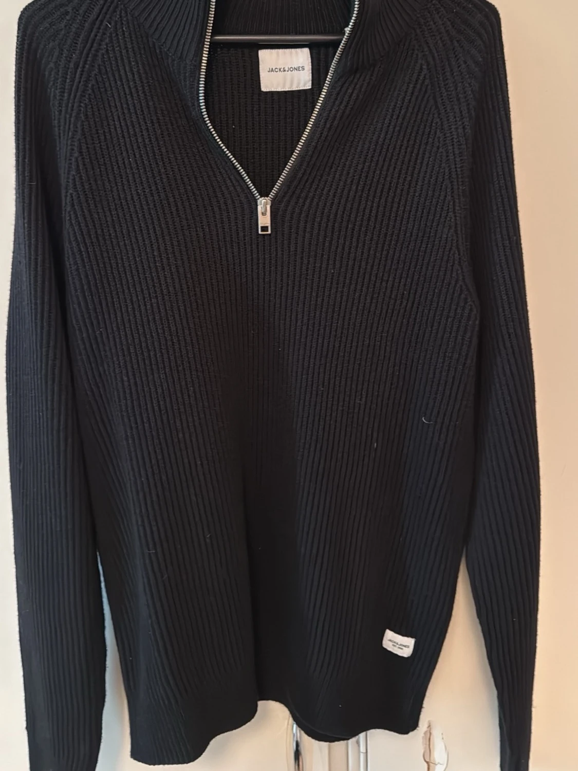 Svart ribbad stickad tröja Jack & Jones