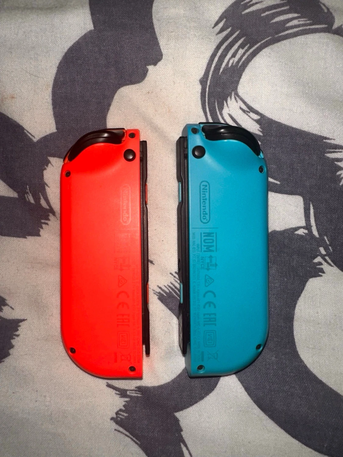Nintendo Switch med Neon Blue & Red Joy-Con OLED - 3