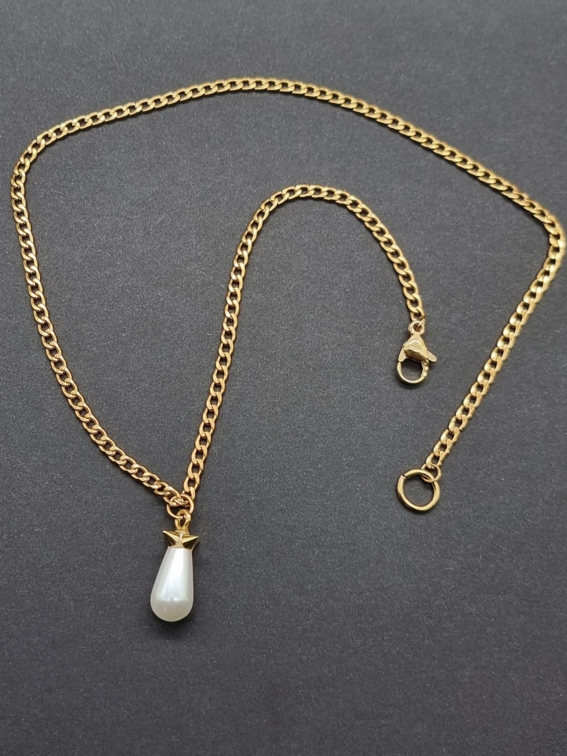 Stilfullt halsband  - 1