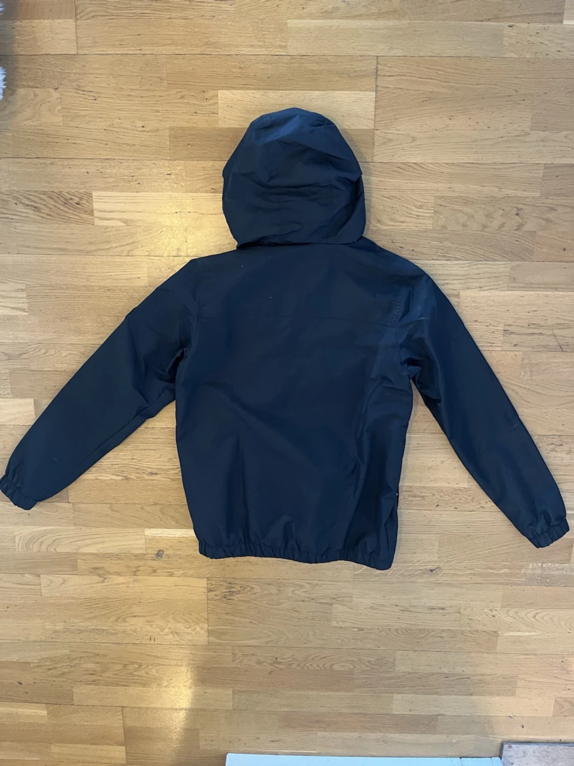 Svart vindjacka från Ellesse - 1