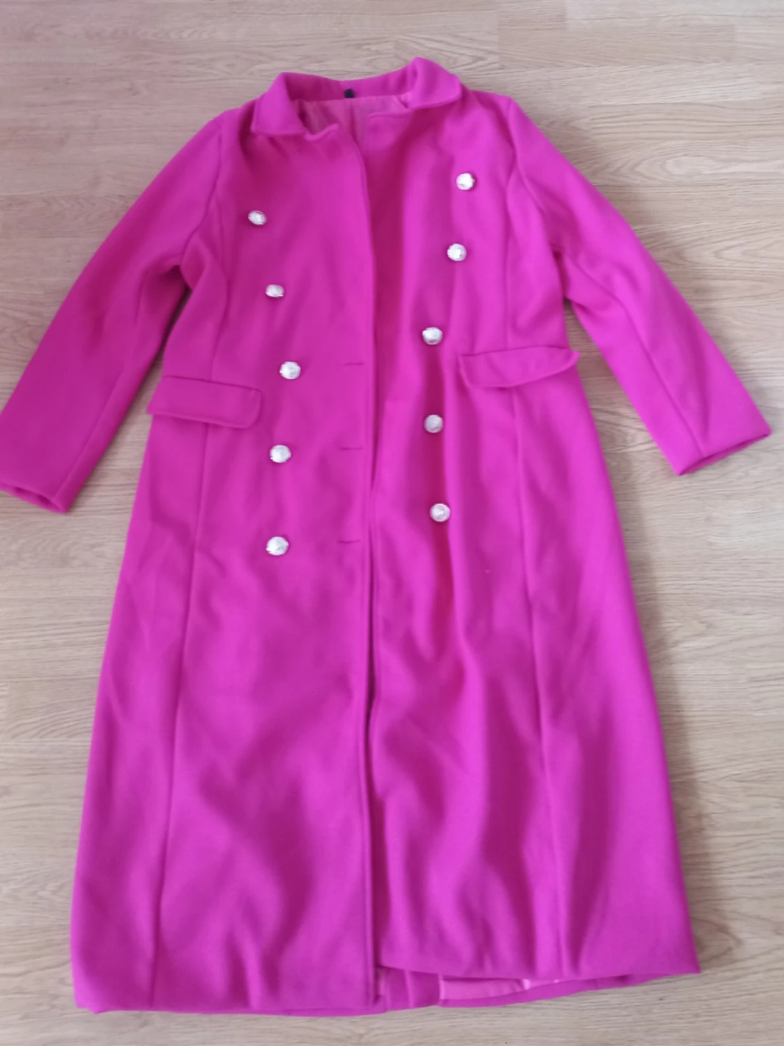 Helt ny rosa kappa för damer med snygga knappar storlek L