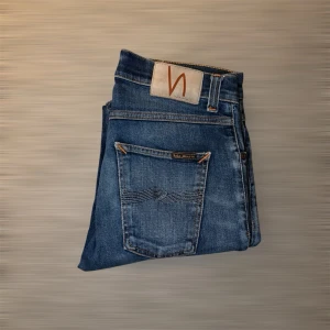 Nudie Jeans - Tja! Säljer ett par Nudie jeans i storleken (29/32)-moddel Lean Dean crispy bora-pris: 499kr. Skick 8/10. Hör av er vid minsta fundering!