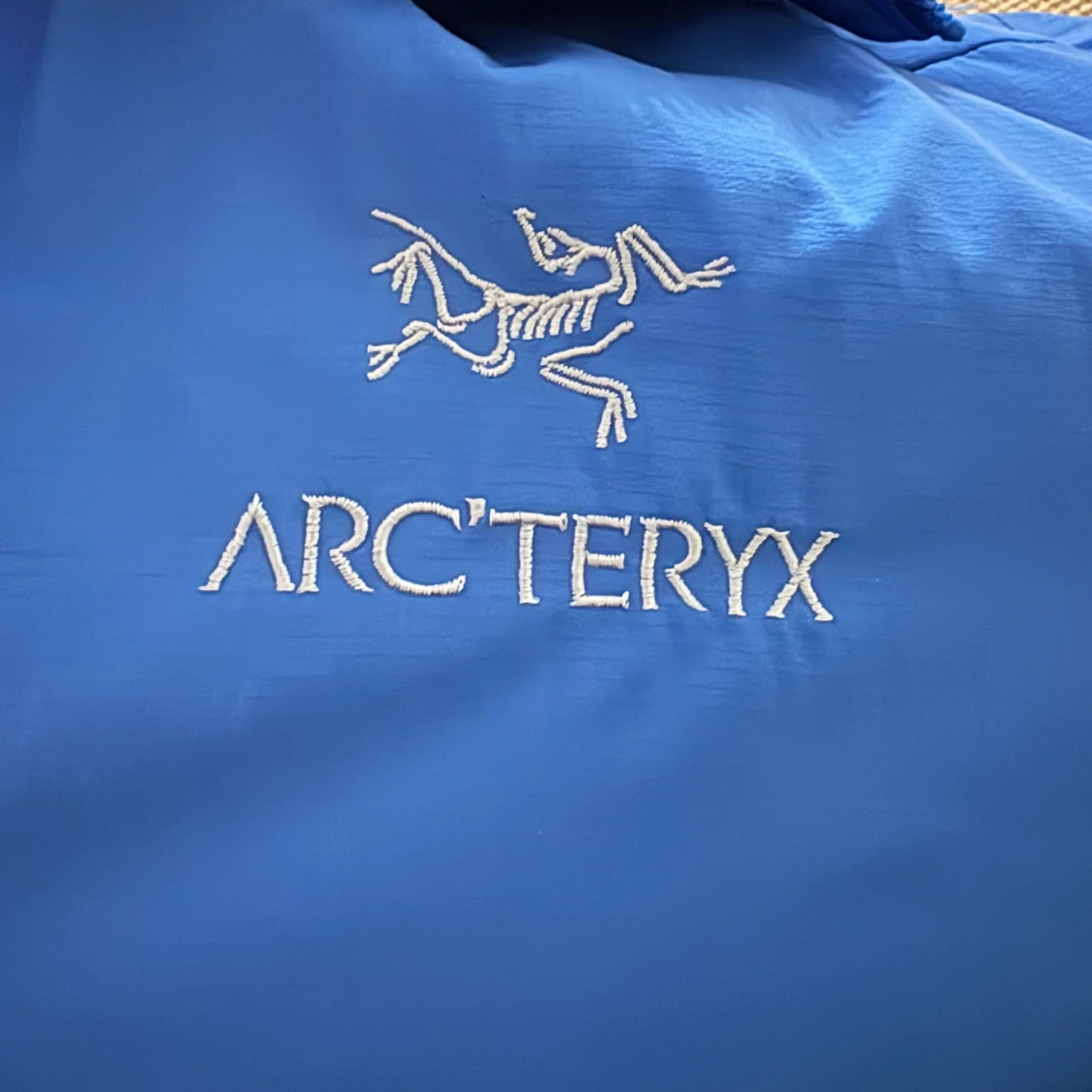  Arc'teryx atom hoody  - 2