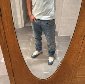 Replay jeans  - Ett par snygga byxor från Replay i storlek W34 L32 i modellen Anbbas 