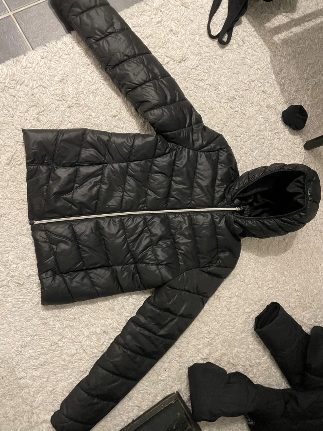 Svart quiltad pufferjacka från H&M - 3