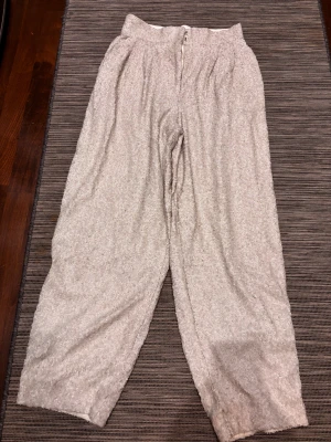 Paljett byxor från HM - Fina paljettbyxor från HM