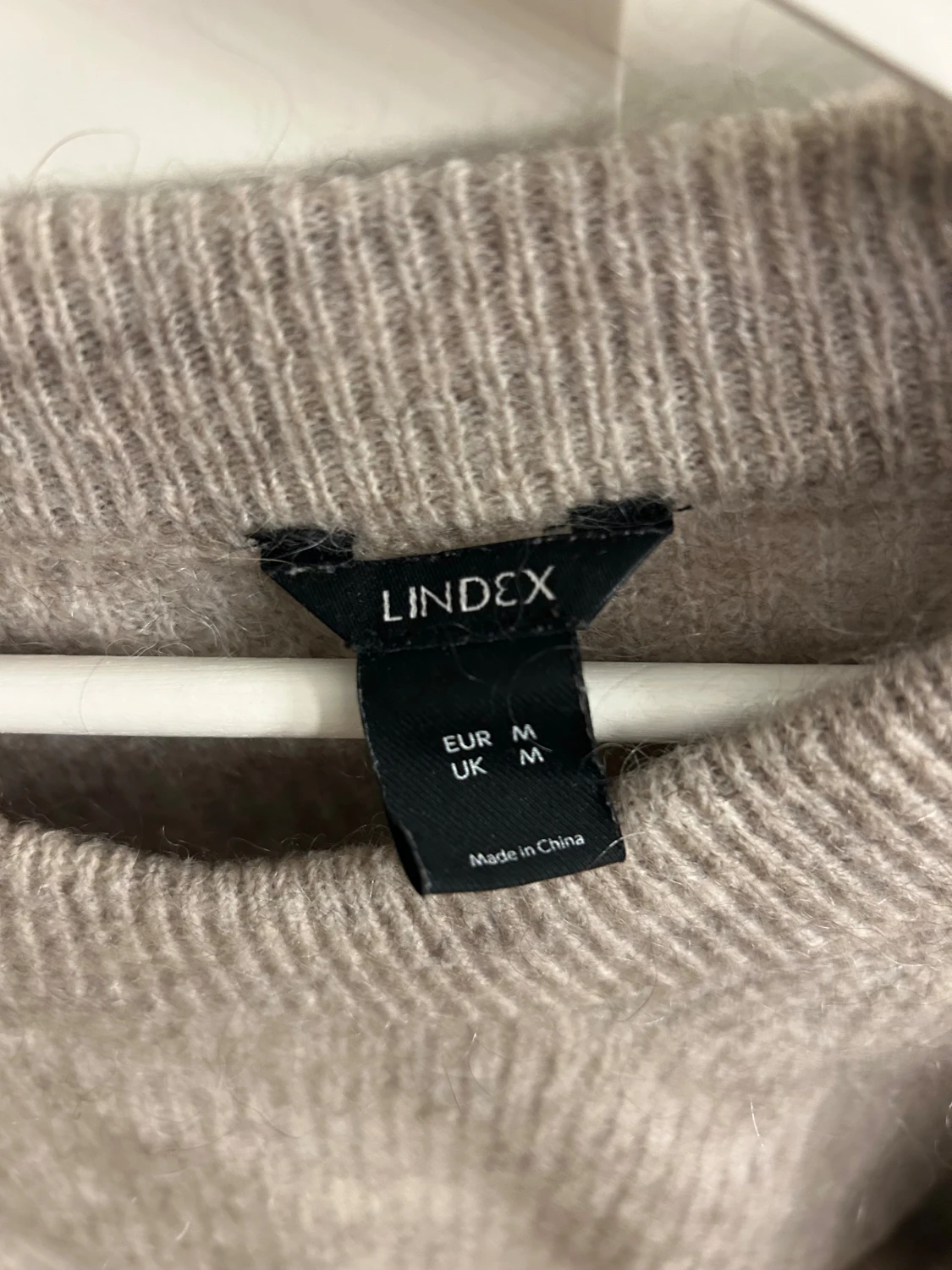Beige stickad tröja från Lindex - 1