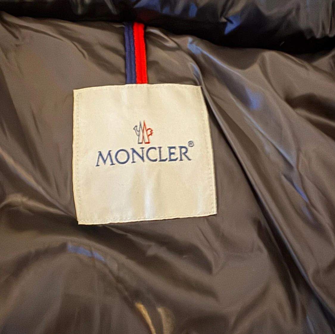 Svart pufferjacka från Moncler - 3