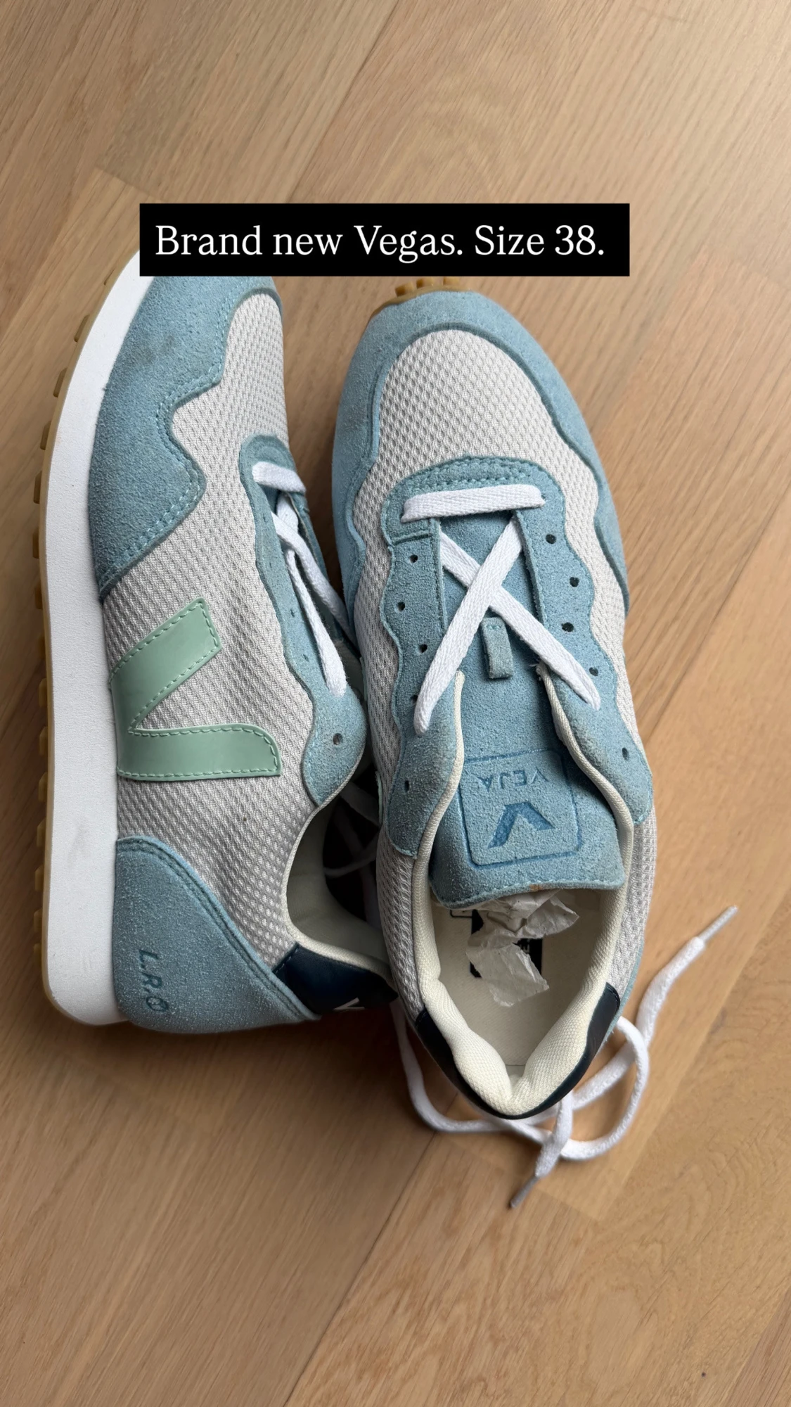 Veja sneakers i ljusblå mocka strl 38 - 1