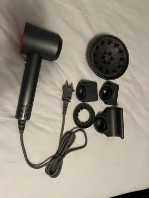 Dyson supersonic - Knappt använd nästan helt ny