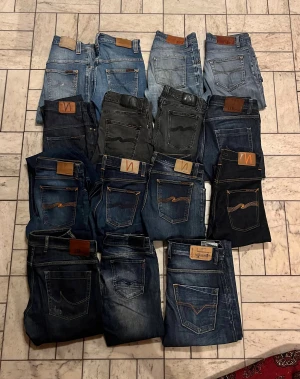 Massor av jeans! - Lagt ut massor med jeans av märken såsom Nudie, Diesel, Replay, Tiger of Sweden, LTB samt fler! Paketpris vid köp av flera jeans! Kolla min profil! Pangpriser❗️