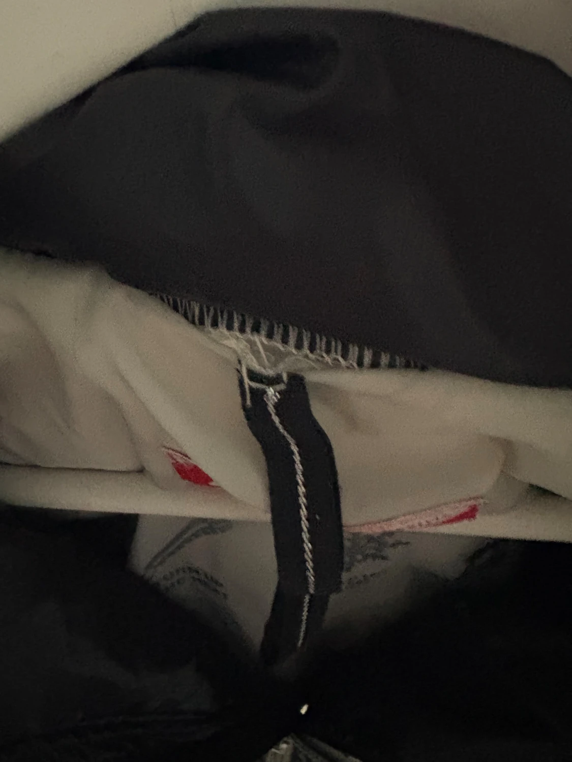 Svart pufferjacka från Puma, M - 3