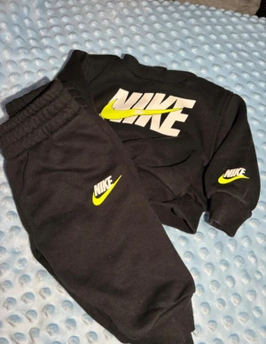 Barn kläder  - Nike mjukis dress. Storlek 62