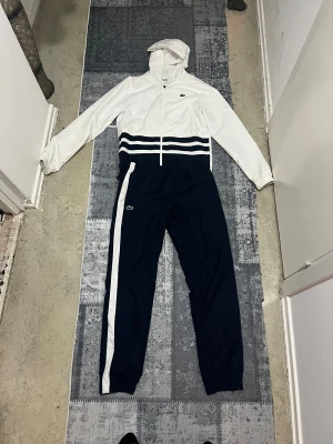 La coste  - Ny dress helt fräsch inga smuts eller något 