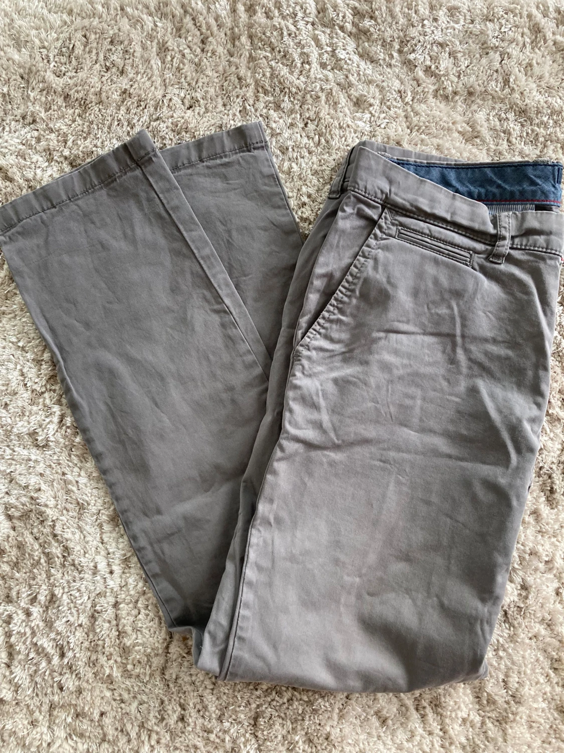 Tommy Hilfiger ljusgrå chinos