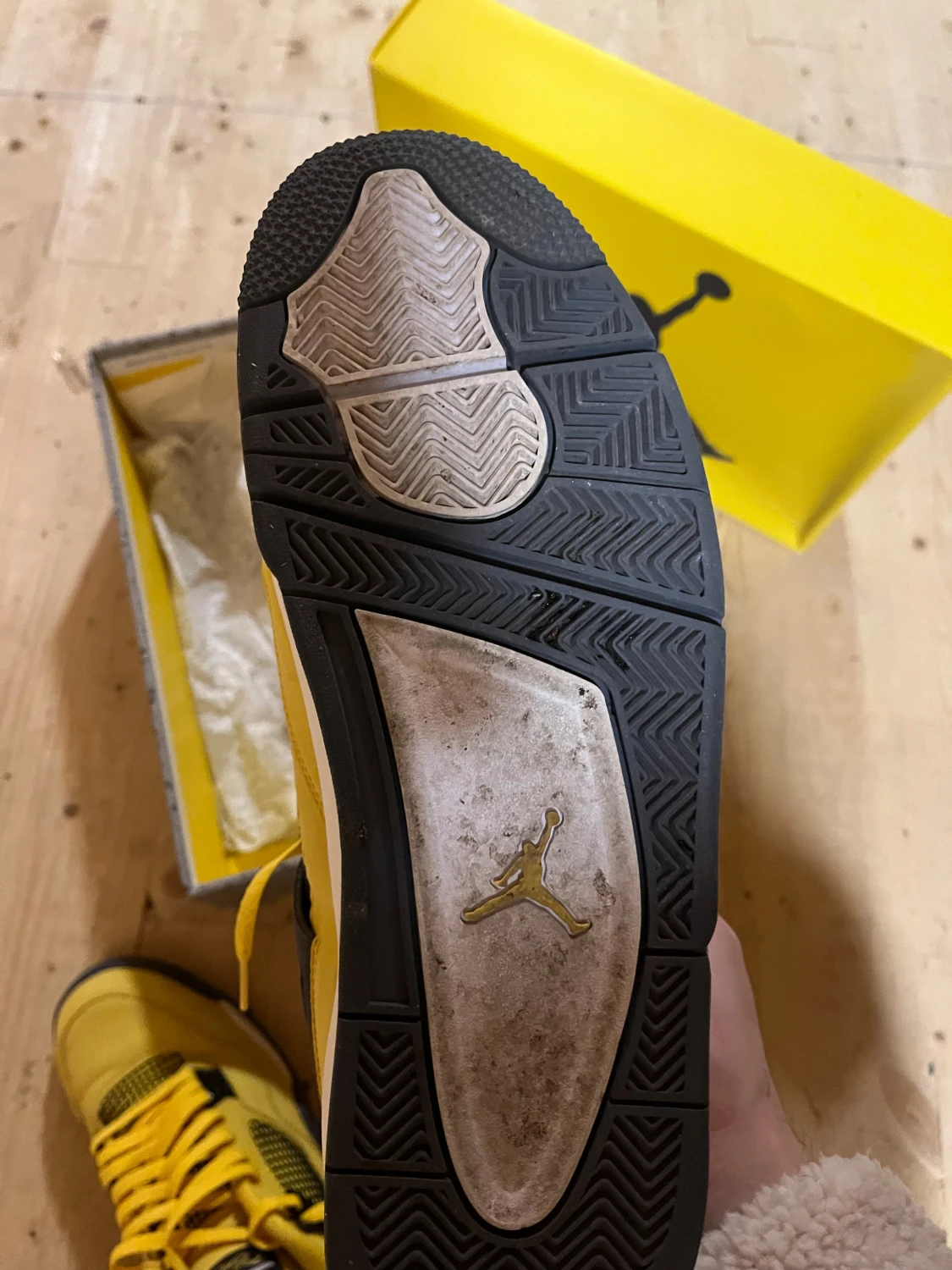 Nike Air Jordan 4 Retro 'Lightning' gul - 4