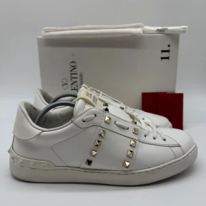 VALENTINO ROCKSTUD - Valentino rockstud - Skick: 9/10 - Storlek 41 - Tillbehör: Dustbag - Nypris 7700kr - Hör av dig vid minsta fundering