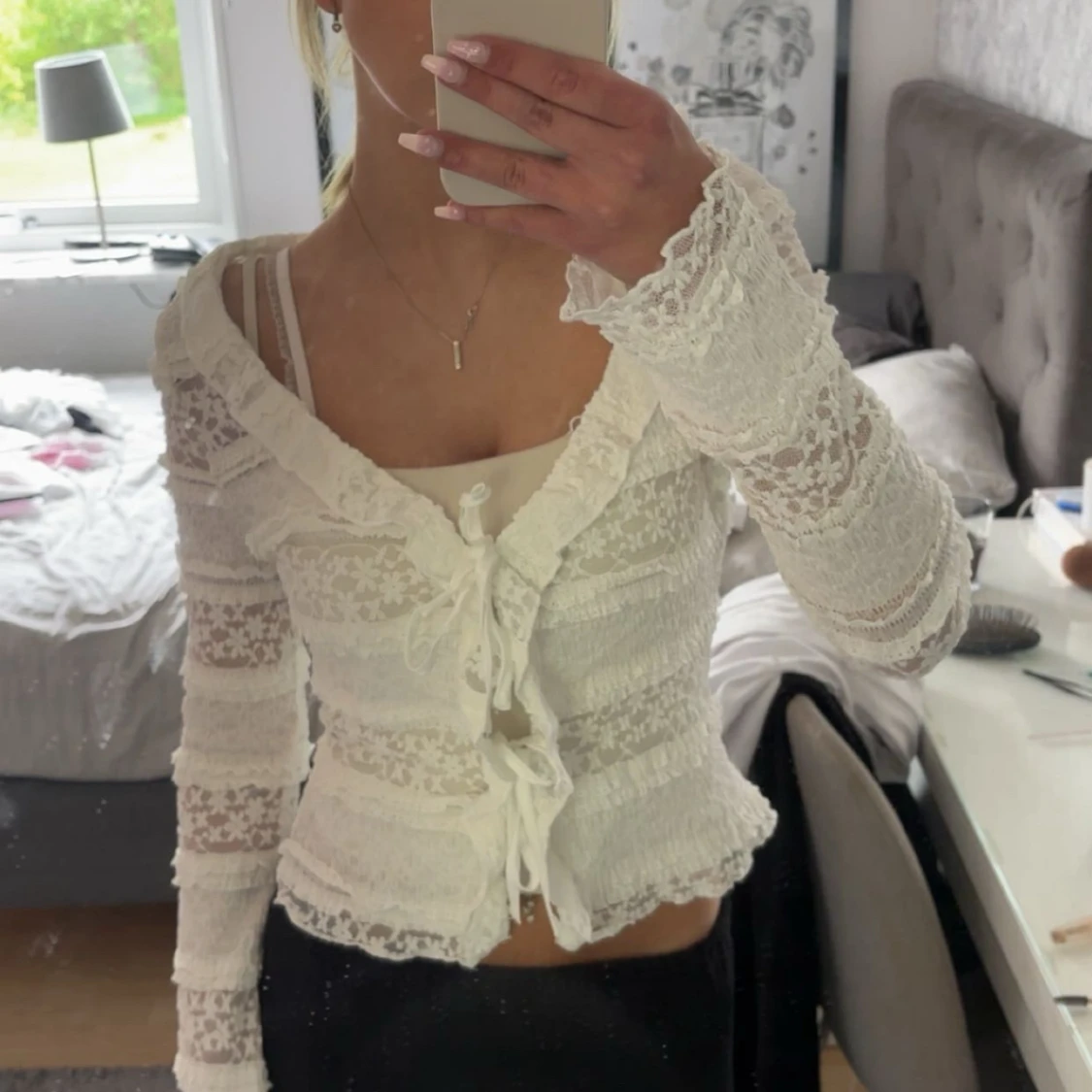 Vit spetsblus med knyt från SHEIN - 2