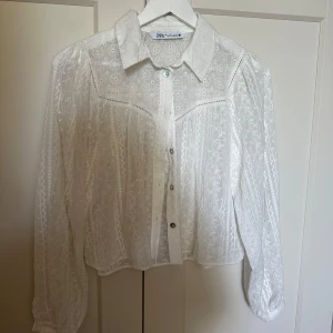 Blus från Zara - Blus från Zara. Aldrig använd. 