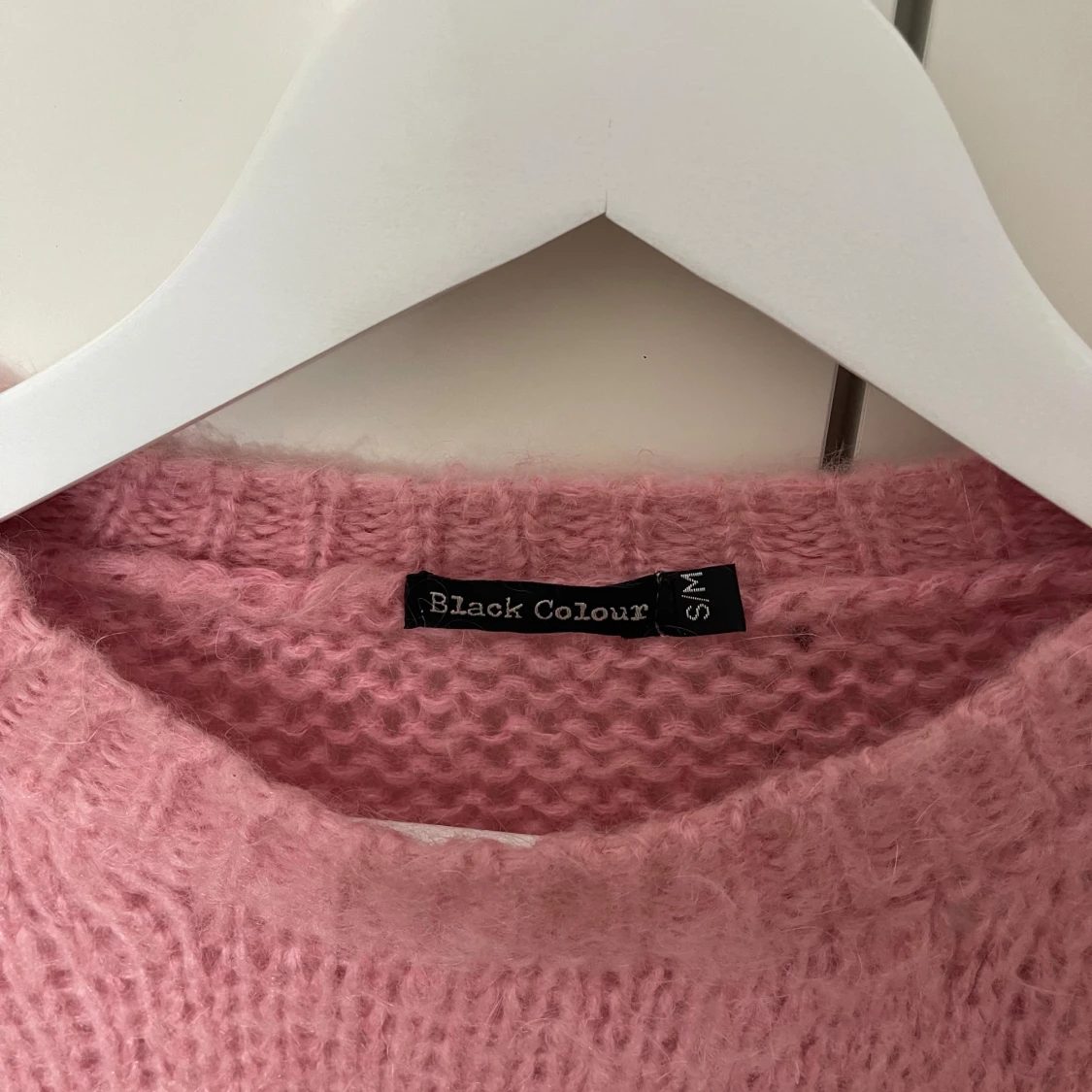Rosa stickad tröja från Black Colour - 1