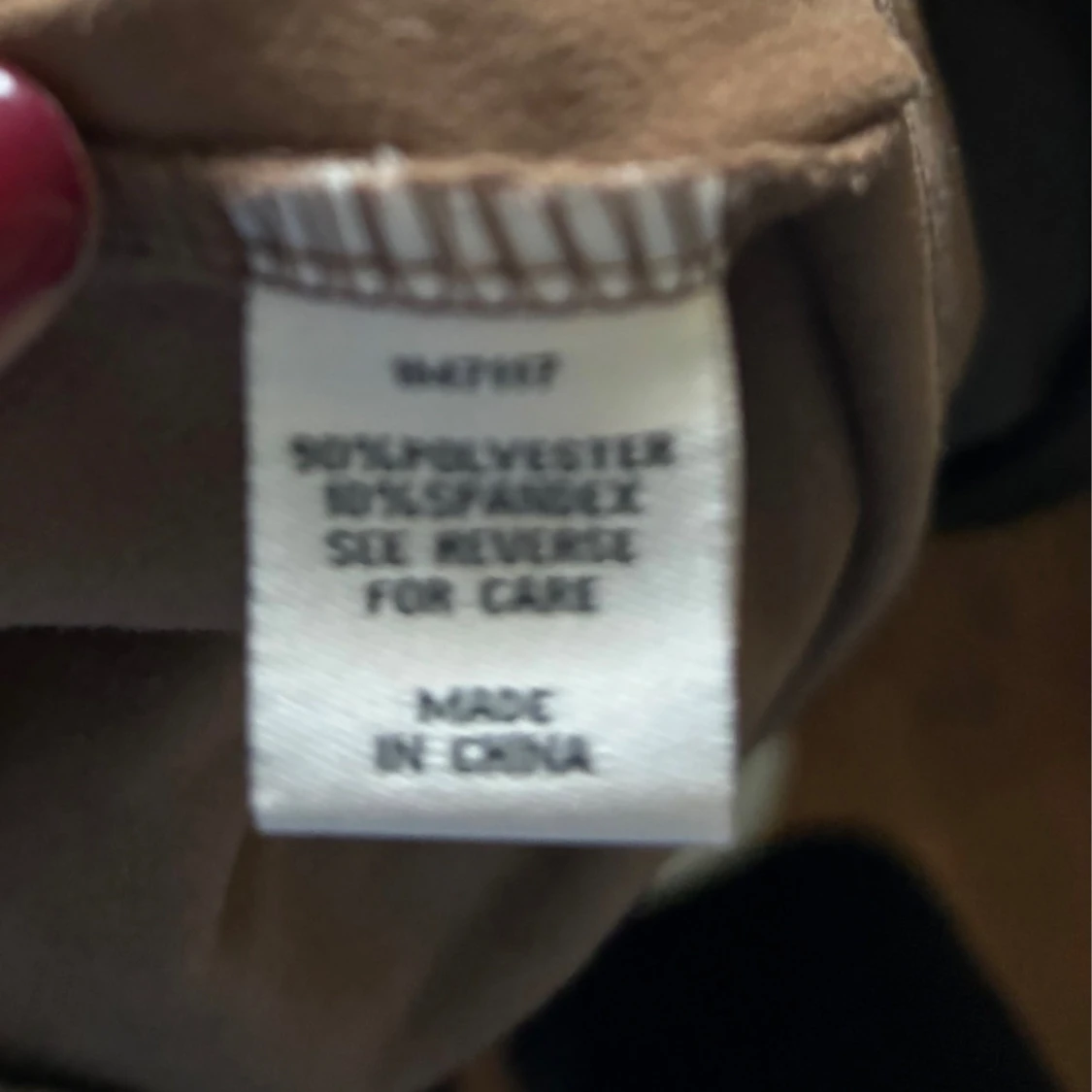 Brun kortärmad klänning med snörning - 3