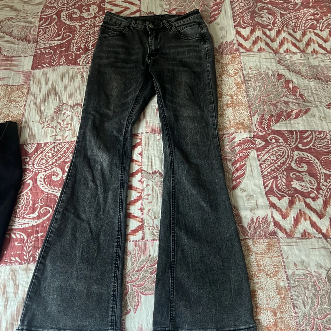 Mörk gråa bootcut jeans från SHEIN