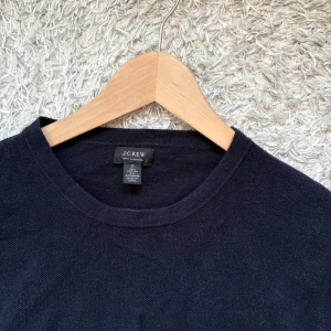 Kashmir Tröja J.Crew - En kashmir tröja från J.Crew i storlek S, fint skick utan hål eller skador.  Passar även XS. Okej skick