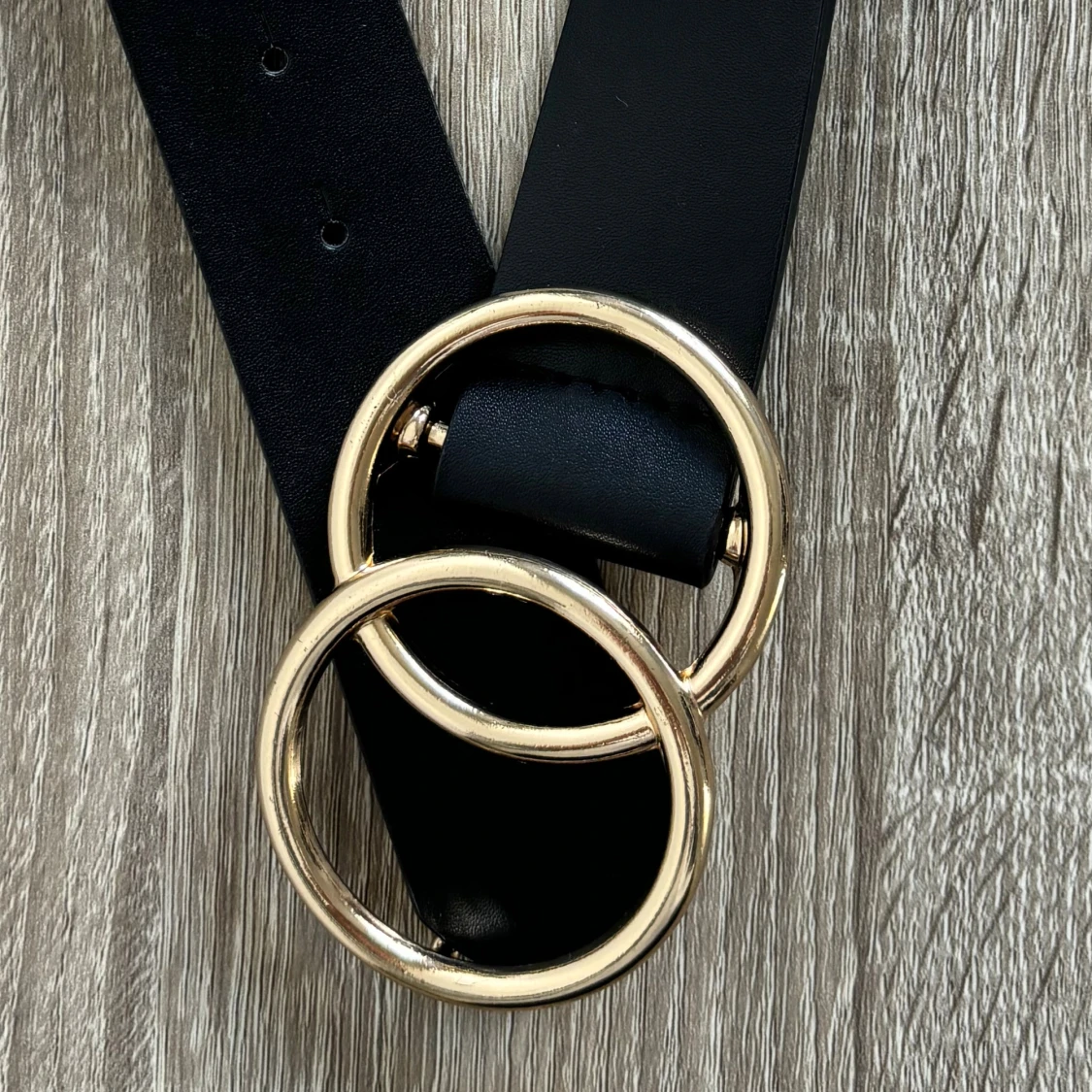 Svart bälte med dubbla guldringar - 2