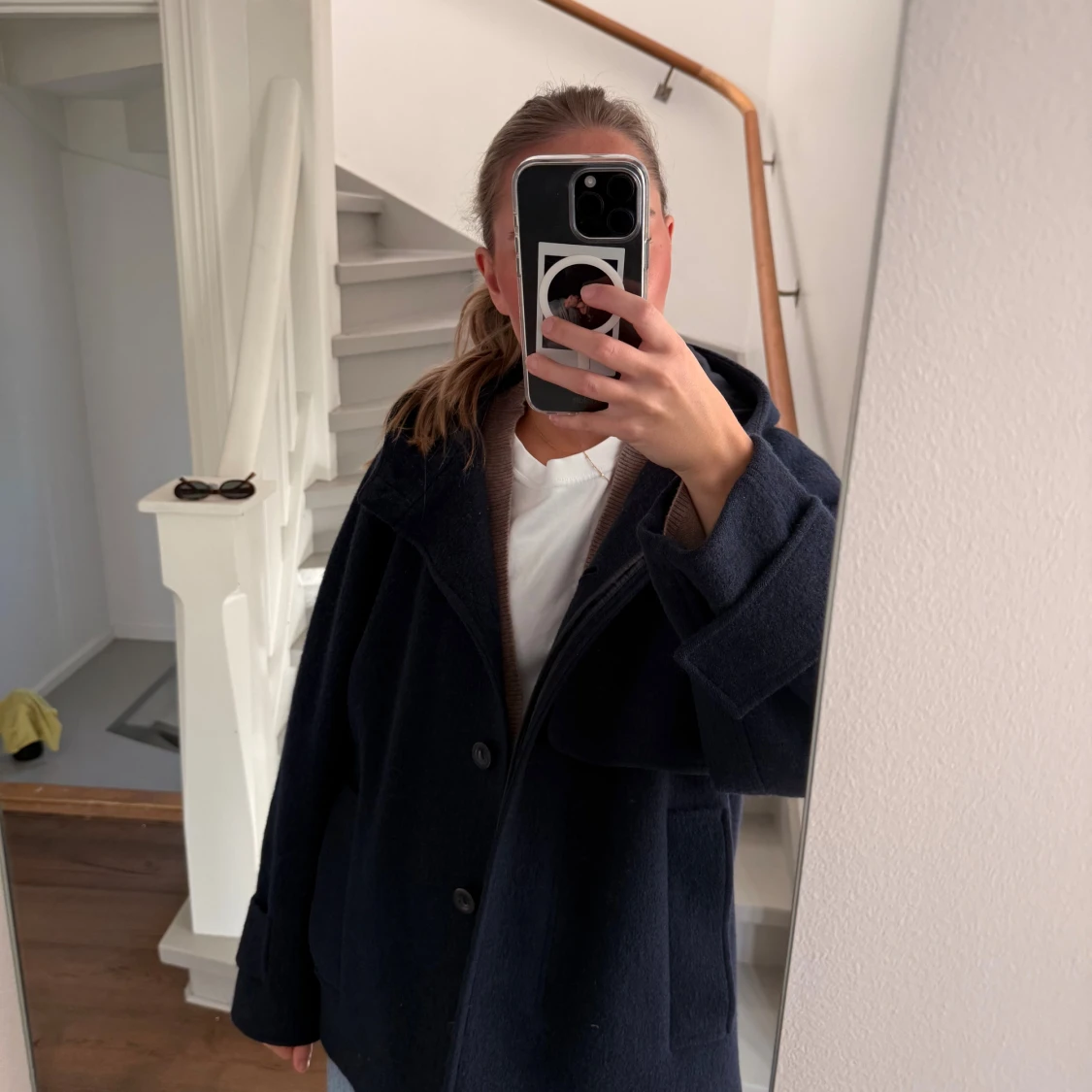 Mörkblå kappa från COS - 2