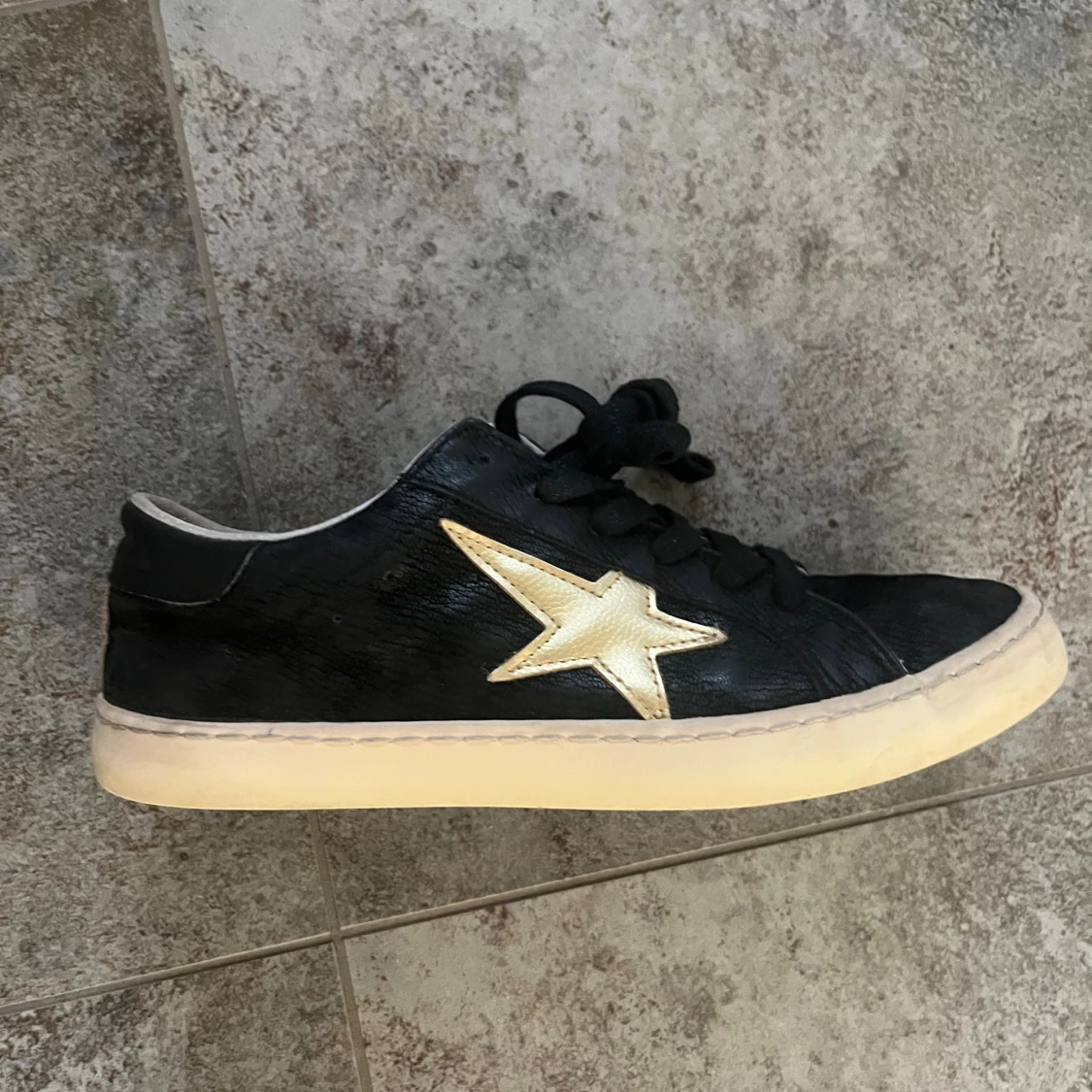 Svarta sneakers Le Temps des Cerises - 2