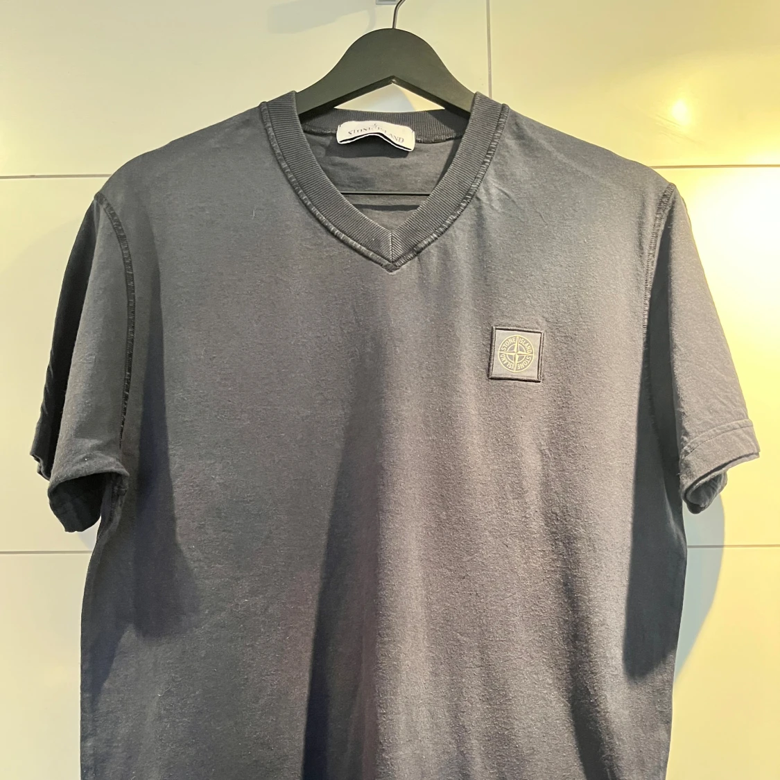 Mörk blå t-shirt från Stone Island