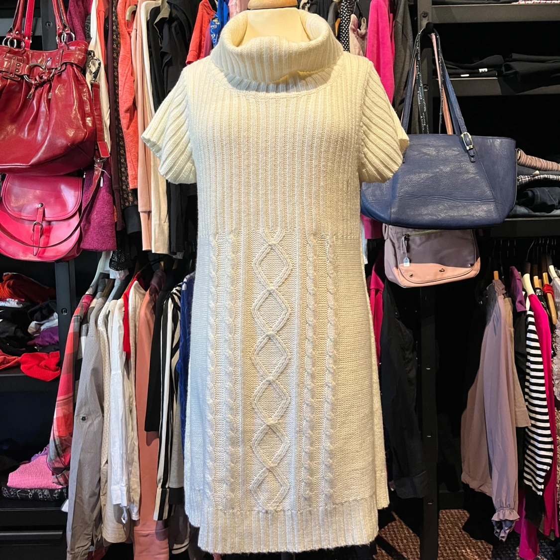 Vit stickad klänning från Esmara