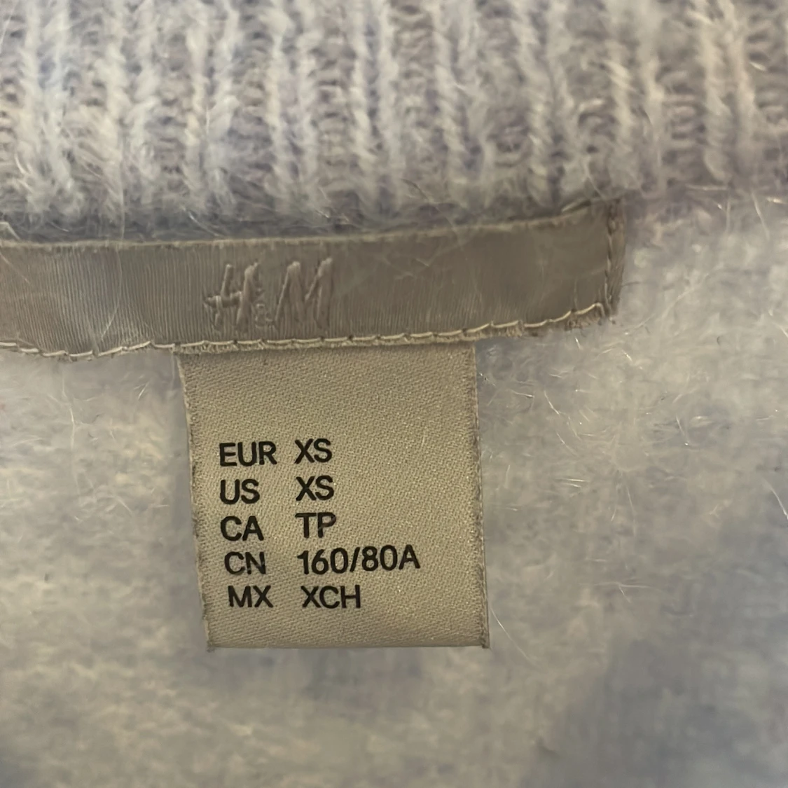 Ljusgrå stickad tröja från H&M XS