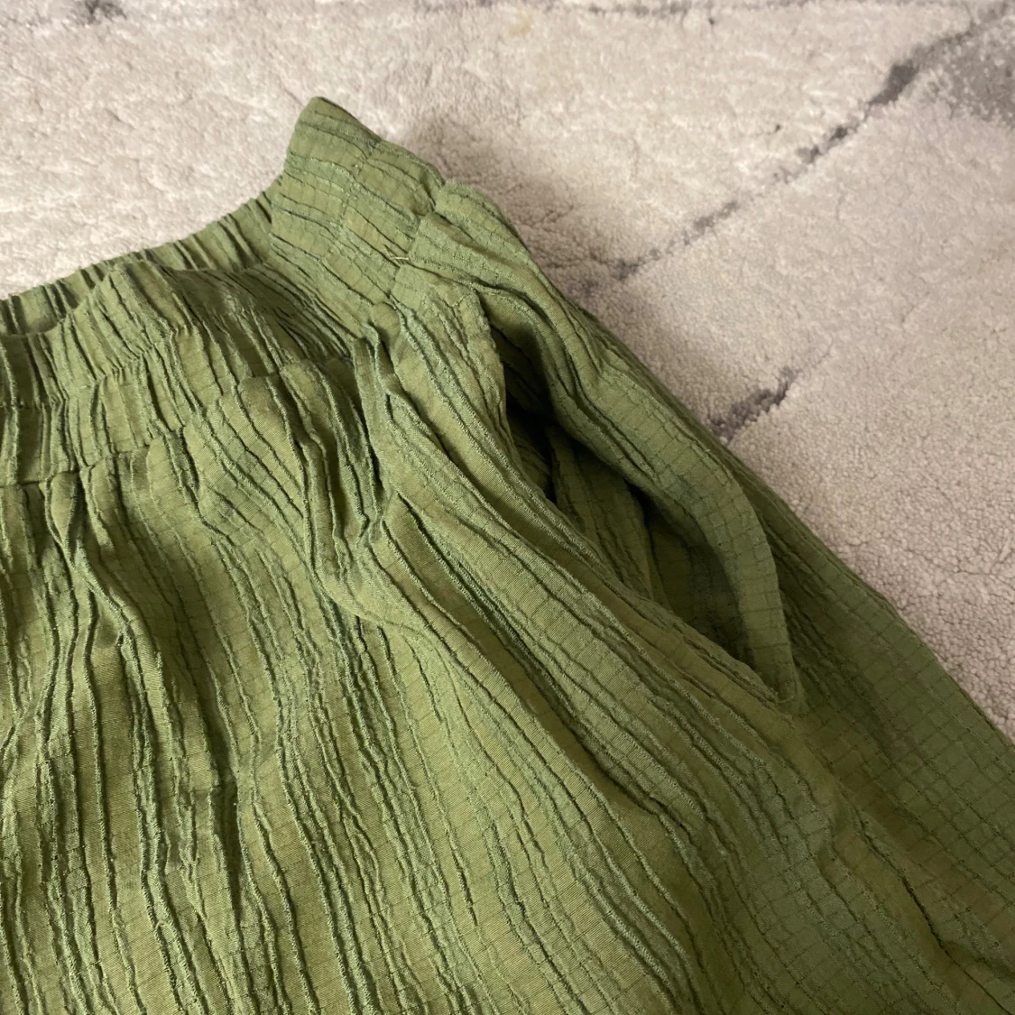 Olivgrön skjorta i krinklad bomull - 3