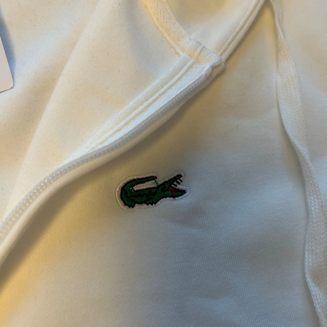 Vit hoodie från Lacoste med dragkedja - 2
