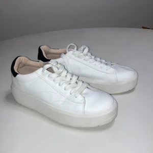 Bershka skor  - Str 37 snygga inga konstigheter 